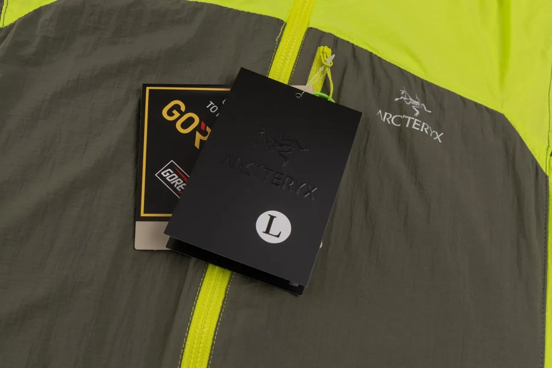 ➕5 Arcteryx/ Squamish Hoody Breathable Squamish Hoody UPF 50.UVA （ ） ！ ： Storm Hood 、No Slip Zip 、 ， ， 。